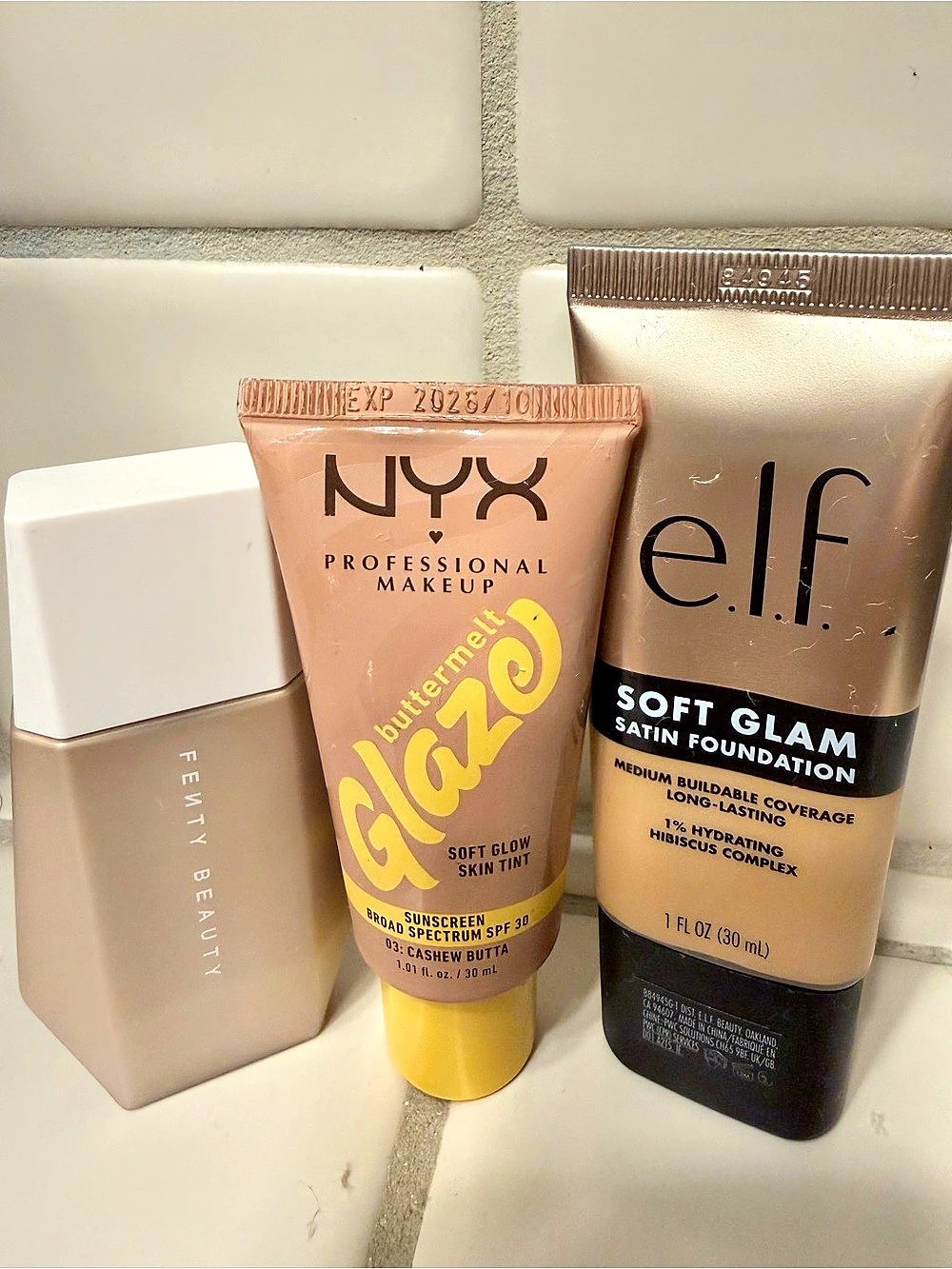 NYX Professional Makeup Buttermelt Glaze Soft Glow Skin Tint Soft Glow Skin Tint